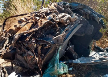 Mulher morre após carro bater em carreta-tanque que transportava diesel; família saiu de Brasília com destino à BA