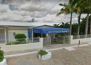 Motorista de ônibus é atingido por tiros ao fugir de assaltantes em Tucano