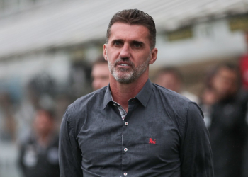 Depois de mais uma derrota e por goleada, Mancini é demitido do Vitória