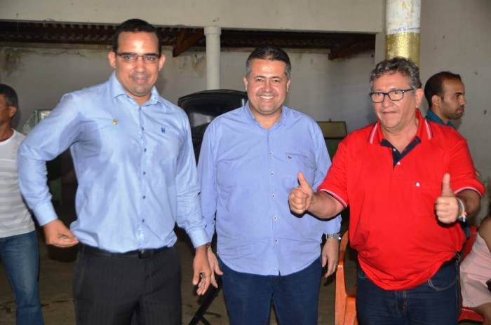 Olindina – Durante plenária, vereador Junior de Morgan presta conta do mandato e apresenta os deputados que irá apoiar nas eleições