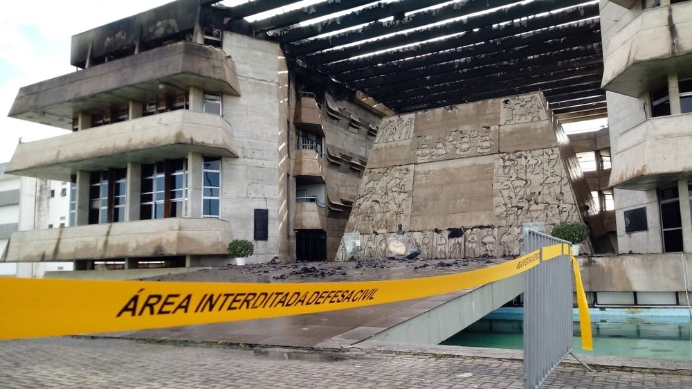 Após incêndio, plenário da Assembleia Legislativa da Bahia será transferido para prédio anexo