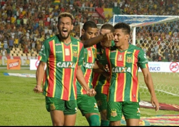 Bahia leva gol relâmpago e perde para o Sampaio Corrêa na primeira partida da final da Copa do NE