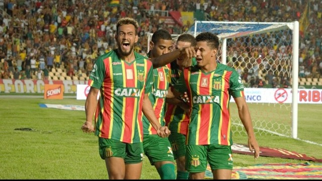 Bahia leva gol relâmpago e perde para o Sampaio Corrêa na primeira partida da final da Copa do NE