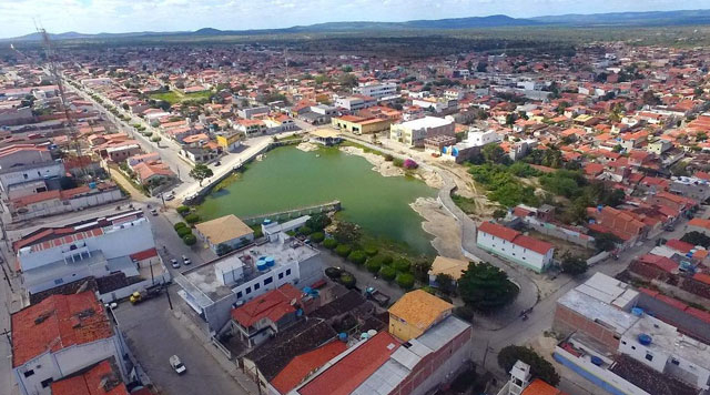Santaluz – Para ‘aquecer’ economia local, prefeitura antecipa salário de julho e metade do 13º de servidores no dia do aniversário da cidade