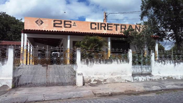Coité – 26ª CIRETRAN mudou de endereço e não informa para onde foi, e onde está nada identifica; povo reclama