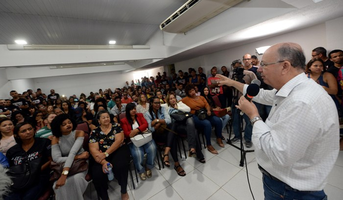 Feira de Santana: Zé Ronaldo participa de encontro com policiais militares e bombeiros