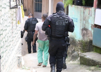 Mais de 22 mil policiais recebem prêmio pela redução da violência