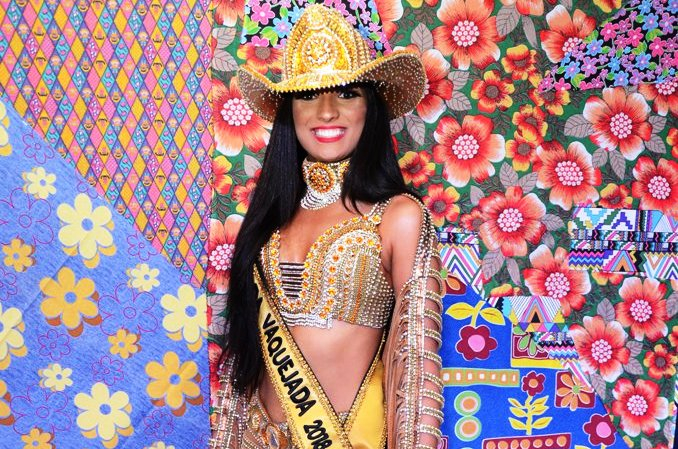 Estudante de nutrição é eleita Rainha da Vaquejada de Serrinha 2018