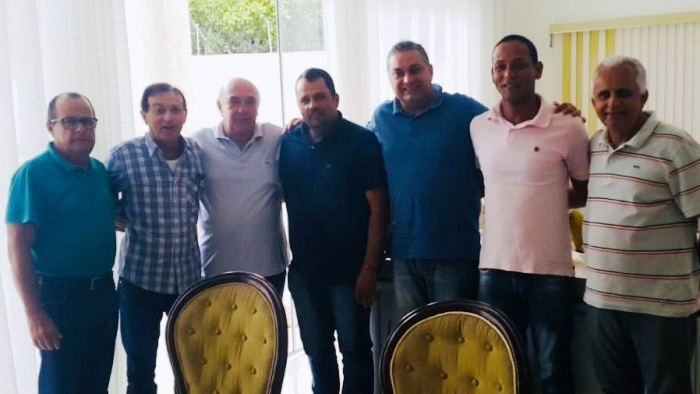 Luciano Araújo recebe apoio de grandes lideranças de Valente