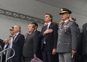 Bolsonaro chama de ‘analfabeto’ quem critica seu plano de governo