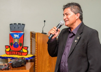 Prefeito de Valente reafirma compromisso com a gestão municipal em sessão especial na Câmara de Vereadores
