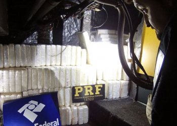 Meia tonelada de cocaína é encontrada em ônibus com religiosos