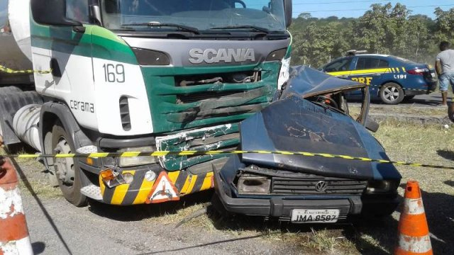 Seis pessoas, entre elas uma criança, morrem em acidente na BR-116