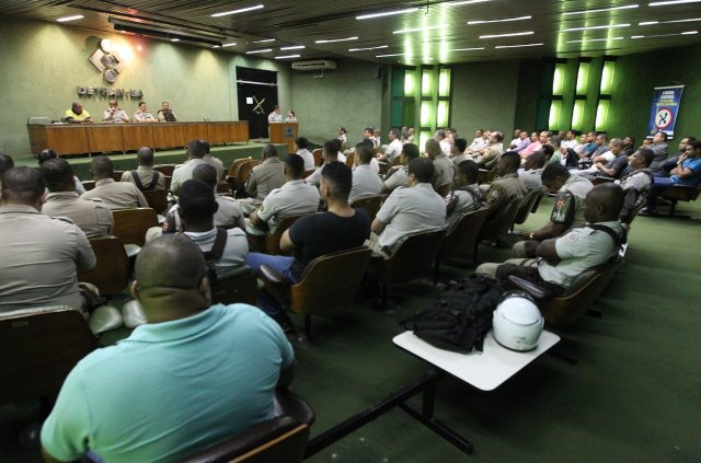 Detran capacita condutores de veículos de emergência da PM