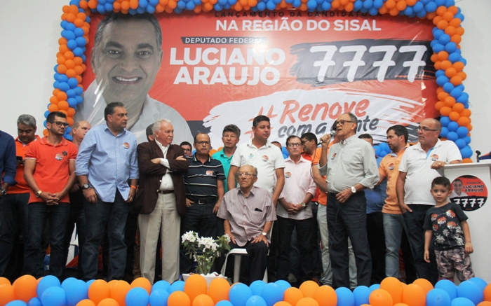 Valente – Lideranças de dois grupos políticos se unem em torno da candidatura de Luciano Araújo a deputado federal