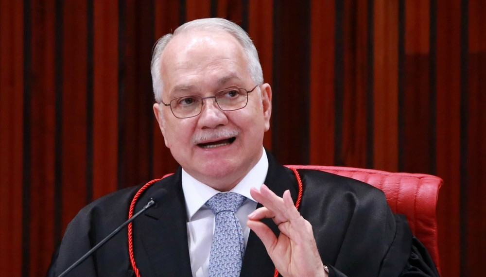 Fachin diverge de relator no TSE e vota por autorização provisória da candidatura Lula