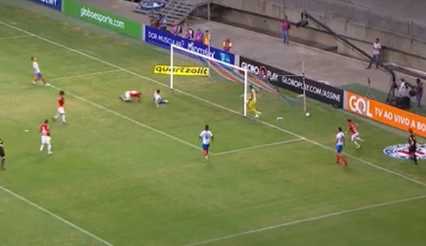 Bahia perde a invencibilidade de oito jogos para o Inter na Arena Fonte Nova