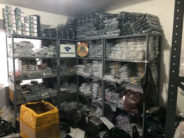 PF e Receita Federal apreendem mercadorias importadas em residências de Feira de Santana