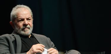 Defesa de Lula desiste de pedido de liberdade no STF