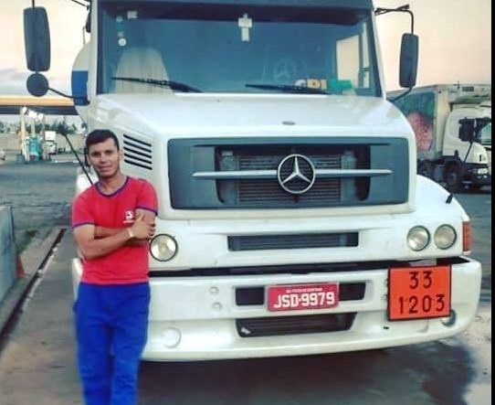Caminhoneiro de Araci morre vítima de capotamento na BR 101