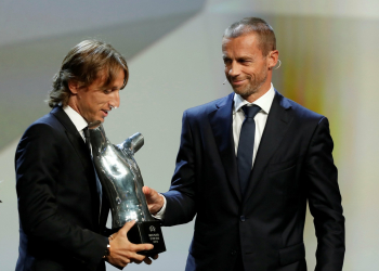 Modric desbanca CR7 e leva o prêmio de melhor jogador da Europa na última temporada