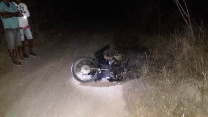 Coité – Fazendeiro é assassinado e tem corpo e moto carbonizados no distrito de Salgadália