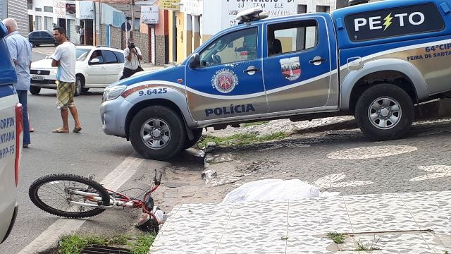 Homem é assassinado enquanto andava de bicicleta em Feira de Santana