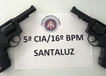 Dois revólveres furtados durante tentativa de roubo ao Banco do Brasil de Santaluz são recuperados pela Polícia Militar