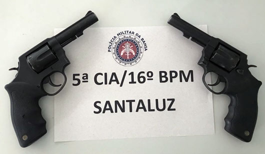 Dois revólveres furtados durante tentativa de roubo ao Banco do Brasil de Santaluz são recuperados pela Polícia Militar