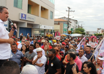 Rui Costa diz em Queimadas que Lula só está preso porque está bem nas pesquisas