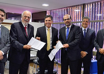 TRE-BA recebe relação de gestores que tiveram contas rejeitadas pelos TCE e TCM
