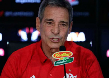 Paulo César Carpegiani é o novo técnico do Vitória