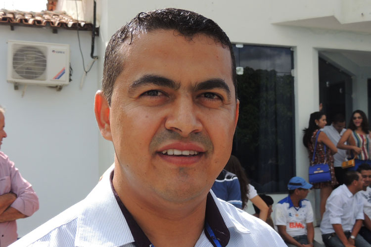 Prefeito de Guajeru sofre grave acidente na BA-026 em Malhada de Pedras