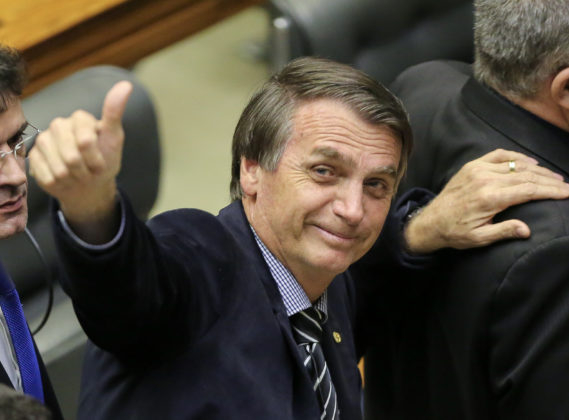 Bolsonaro apresenta melhora clínica e não tem sinal de infecção