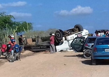 Capotamento de caminhão pipa deixa dois mortos e três feridos