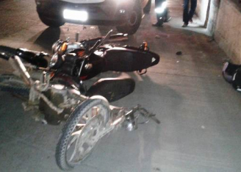 Feira de Santana: homem morre ao colidir em estação do BRT durante acidente de moto