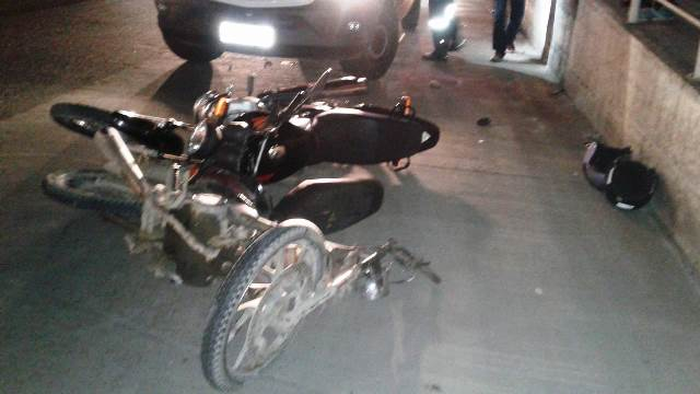 Feira de Santana: homem morre ao colidir em estação do BRT durante acidente de moto