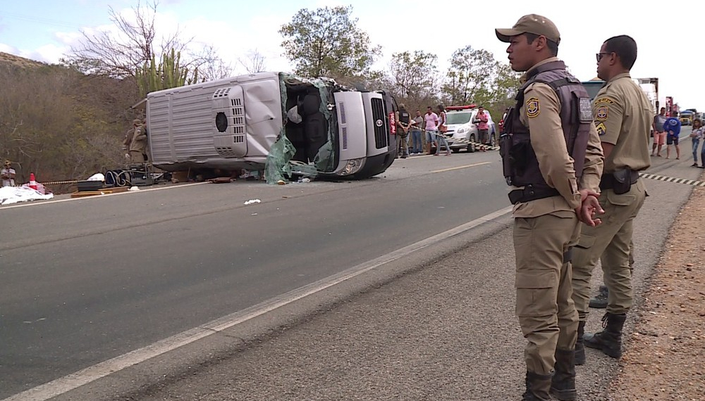 PE – Três mulheres e uma criança morrem após grave acidente na BR-428