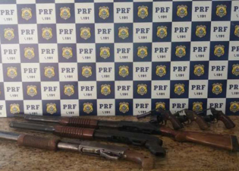 Homem de Capim Grosso e mulher de SP são presos com seis armas de fogo e mais de 40 kg de drogas dentro de dois ônibus