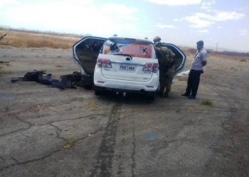 Seis homens morrem em confronto com policiais quando tentavam assaltar avião de transporte de valores