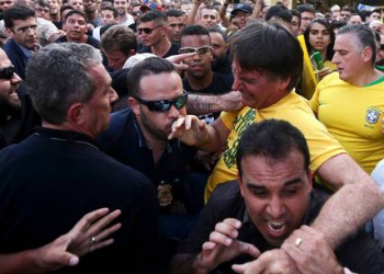 Entenda por que não havia sangue após a facada em Bolsonaro