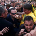 Entenda por que não havia sangue após a facada em Bolsonaro