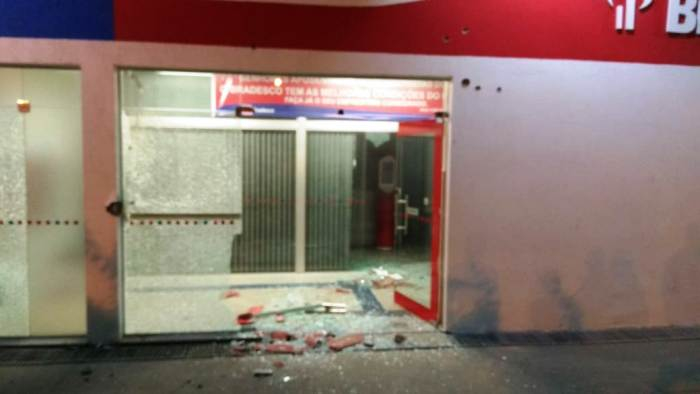 Polícia troca tiros com bandidos e evita ataque a banco em Pedro Alexandre