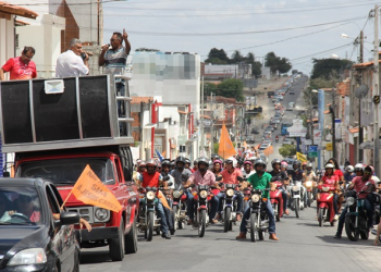 Conceição do Coité  – Comunidade evangélica comemora seu dia com grande carreata e caminhada pelas ruas da cidade