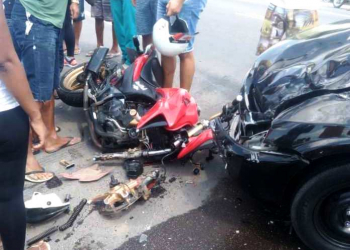 Colisão entre carro e moto deixa motociclista ferido em Riachão do Jacuípe