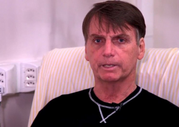 Bolsonaro diz que agressor não agiu sozinho e vê motivação política