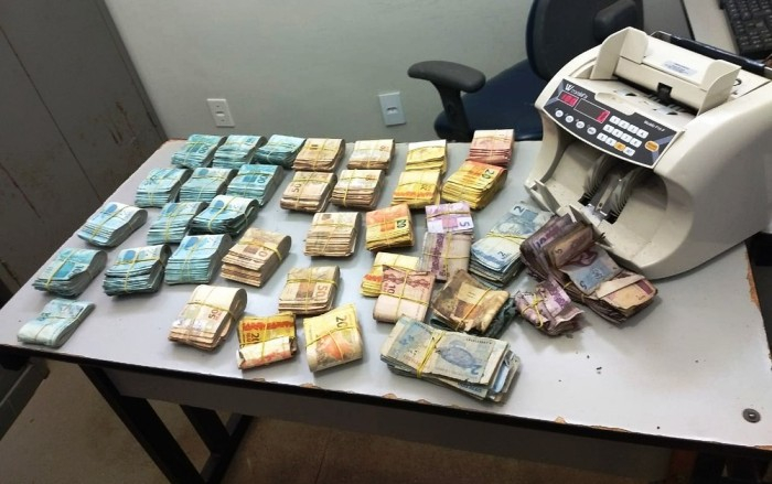 Suspeito de assalto a carro-forte morre em confronto com policiais e outro é preso