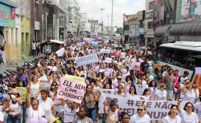 Movimento #EleNão invade às ruas de Conceição do Coité