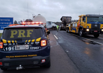 PR – Presos em fuga incendeiam caminhões e interditam rodovia BR-116