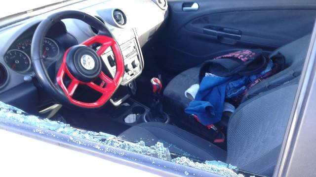 Feira: Homem é assassinado dentro de carro na Avenida José Falcão; amigo foi baleado